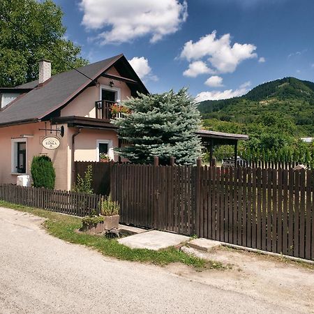 Villa Prazdninovy Dom Eliska*** à Rajecka Lesna Extérieur photo